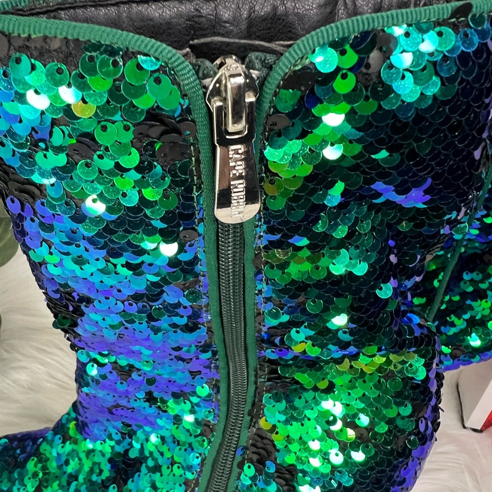 Cape Robbin Sequence, Reflector Heels Size 10 - image 4